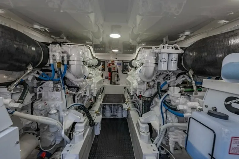 Slide: The Image of Viking 58 Convertible 2025 - 7533637