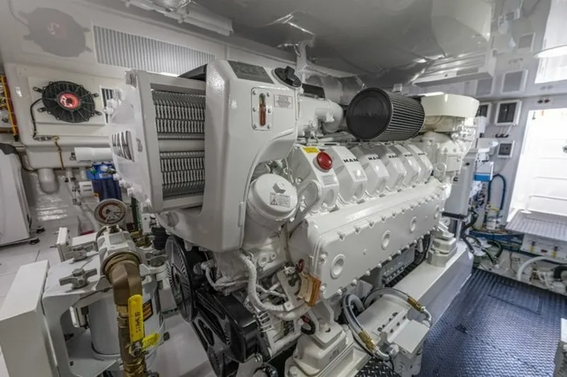Slide: The Image of Viking 58 Convertible 2025 - 7533639