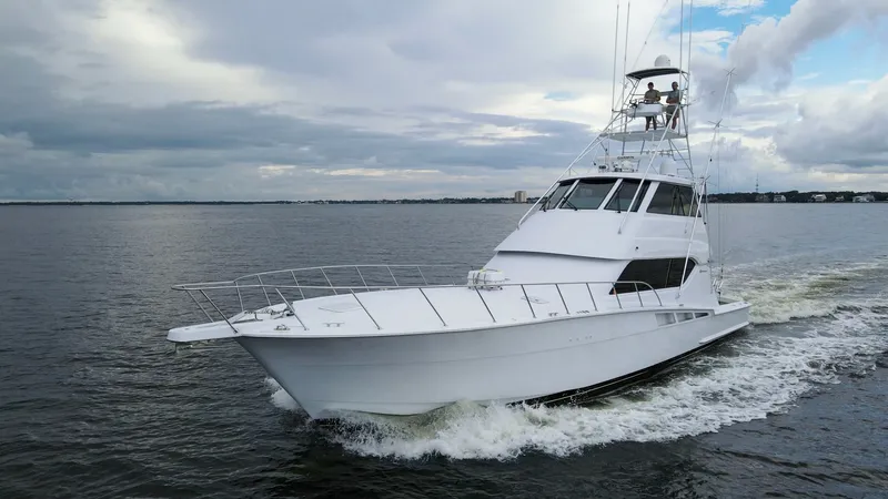 Slide: The Image of 1999 Hatteras 60 Enclosed Bridge Better Days Exteriors (10) - 7956991