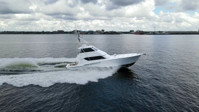 Slide: The Image of 1999 Hatteras 60 Enclosed Bridge Better Days Exteriors (6) - 7956988
