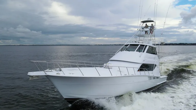 Slide: The Image of 1999 Hatteras 60 Enclosed Bridge Better Days Exteriors (11) - 7956992
