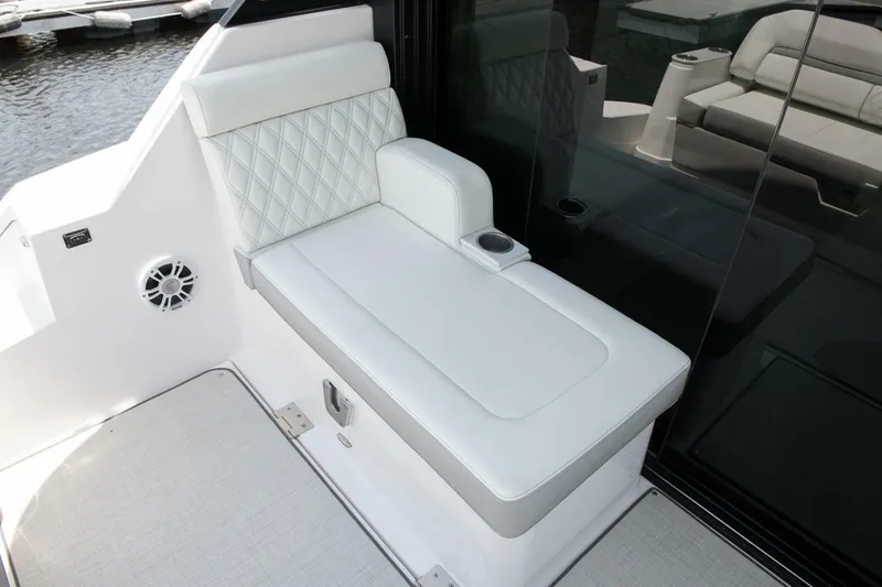 Slide: The Image of Regal 36 XO 2023 - 7540271