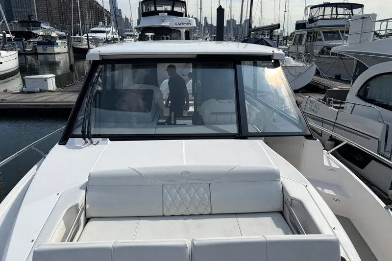 Slide: The Image of Regal 36 XO 2023 - 8146547