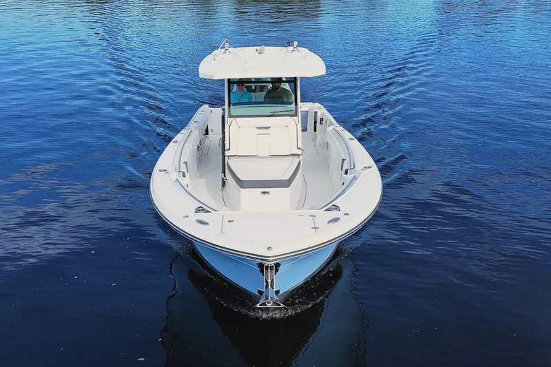 The Image of Blackfin 332 CC 2021 - 7768778