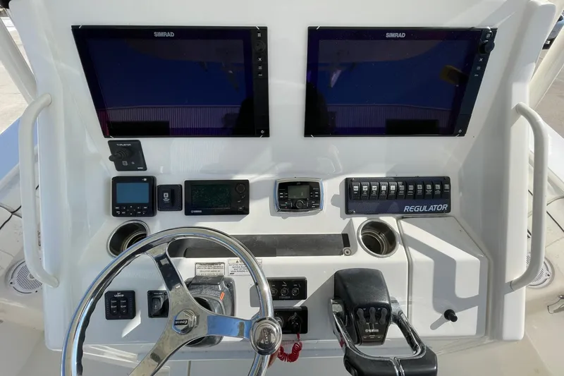 Slide: The Image of Regulator Marine 34 2016 - 7540392