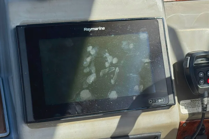 Slide: The Image of Regal 2860 Window Express 2010 - 7850866