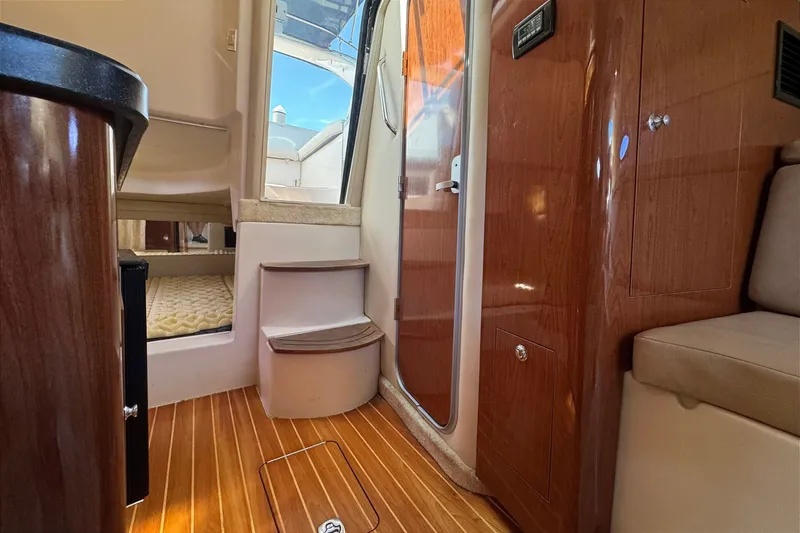Slide: The Image of Regal 2860 Window Express 2010 - 7850972