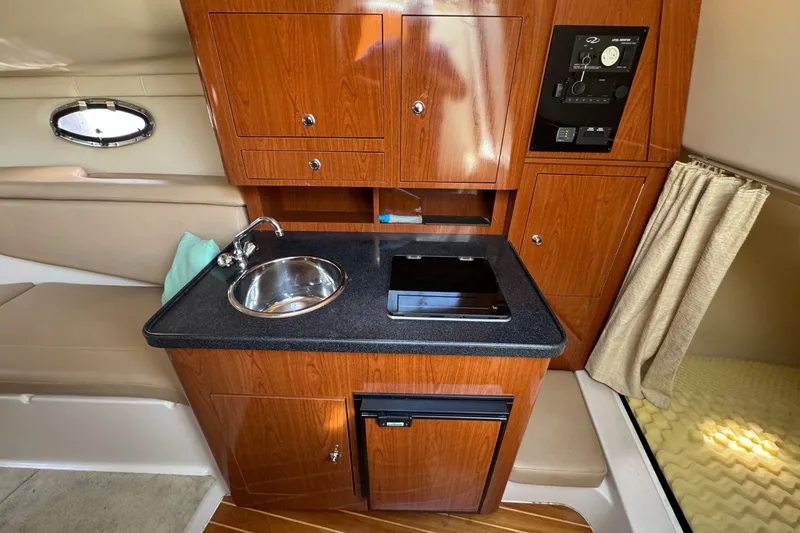 Slide: The Image of Regal 2860 Window Express 2010 - 7743010