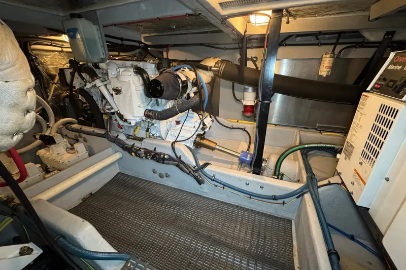 Slide: The Image of Meridian 411 Sedan 2008 - 7540899