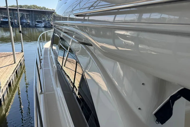 Slide: The Image of Meridian 411 Sedan 2008 - 7540628
