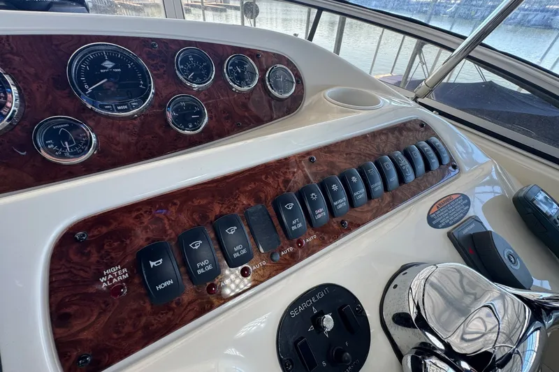 Slide: The Image of Meridian 411 Sedan 2008 - 7540724