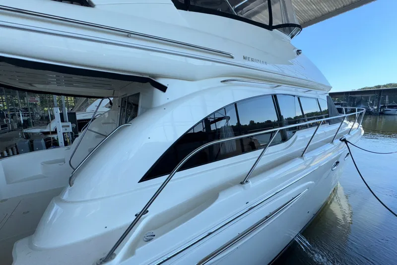Slide: The Image of Meridian 411 Sedan 2008 - 7540552