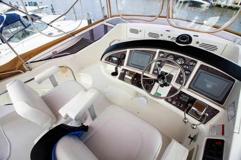 Slide: The Image of Carver Yachts 33 Super Sport 2006 - 7540730