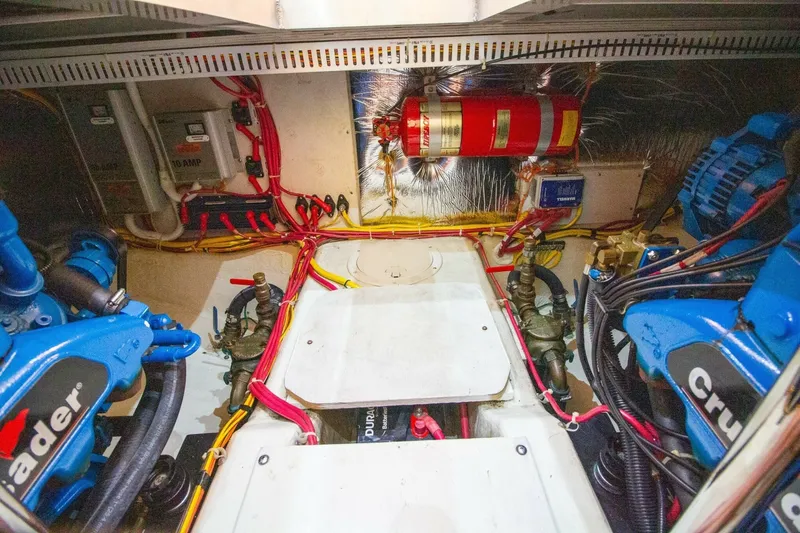 Slide: The Image of Carver Yachts 33 Super Sport 2006 - 7540869