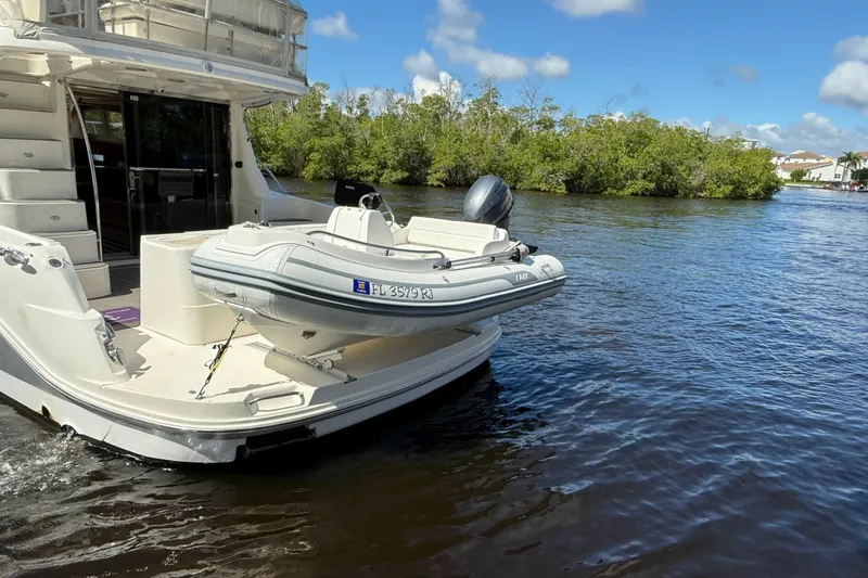 Slide: The Image of Sea Ray 500 Sedan Bridge 2005 - 7853326