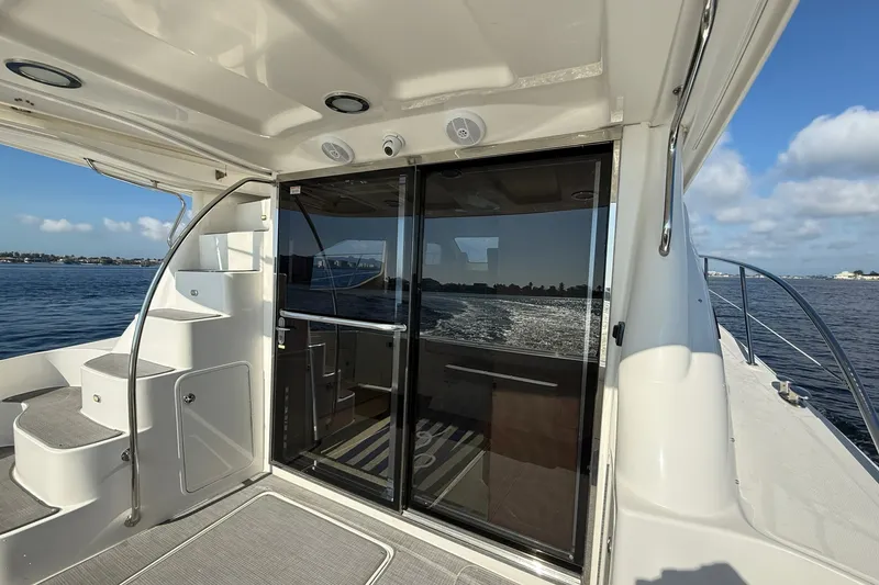 Slide: The Image of Sea Ray 500 Sedan Bridge 2005 - 7853064