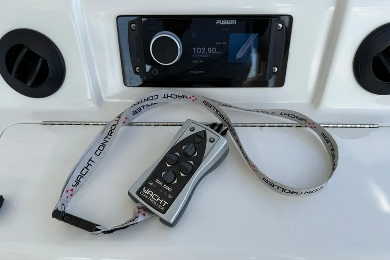 Slide: The Image of Sea Ray 500 Sedan Bridge 2005 - 7744885