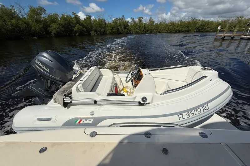 Slide: The Image of Sea Ray 500 Sedan Bridge 2005 - 7853321