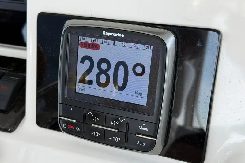 Slide: The Image of Sea Ray 500 Sedan Bridge 2005 - 7744875