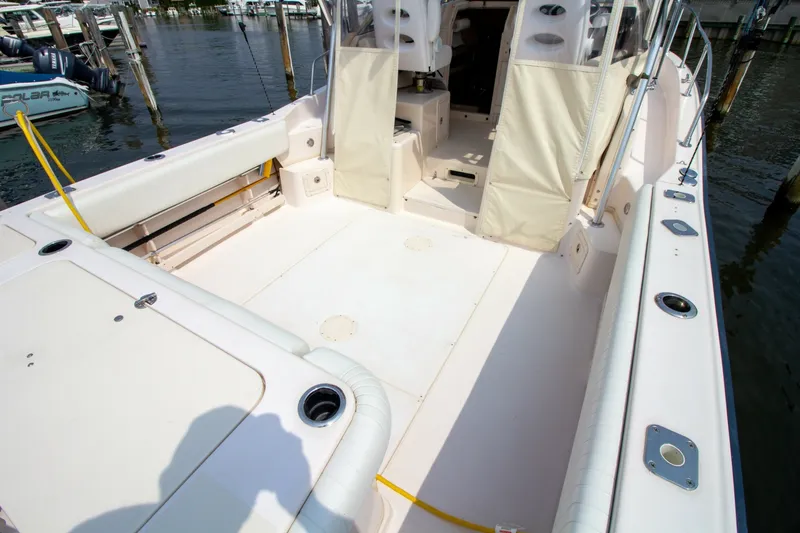 Slide: The Image of Grady-White Marlin 300 2004 - 7540735