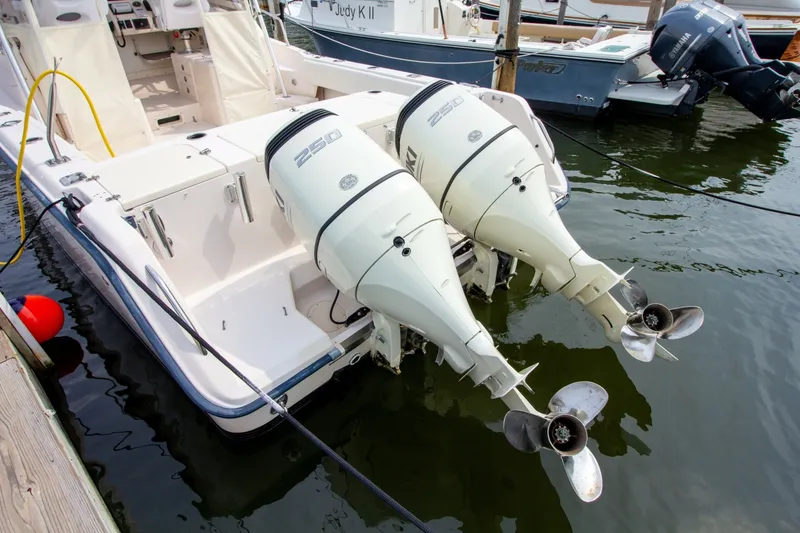 Slide: The Image of Grady-White Marlin 300 2004 - 7540676