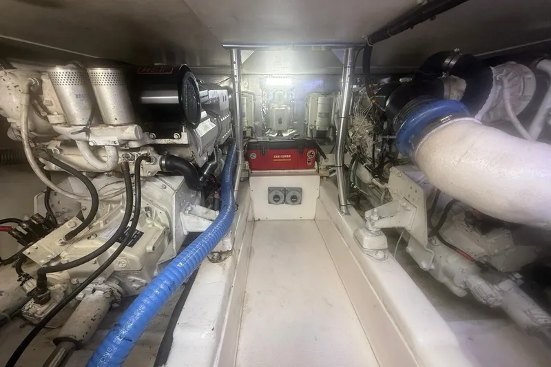 Slide: The Image of Ocean 43 Super Sport 2004 - 7540925