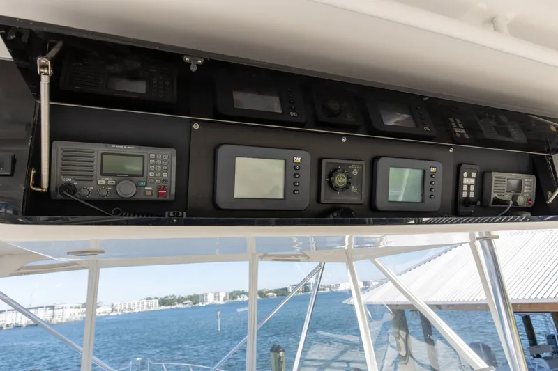 Slide: The Image of Hatteras 60 Convertible 1998 - 7541129