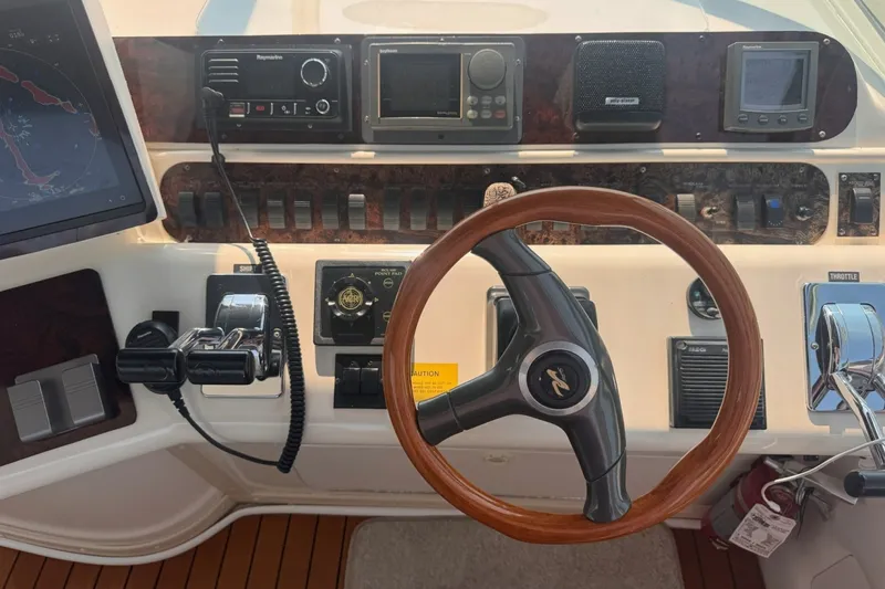 Slide: The Image of Sea Ray 450 Sundancer 1997 - 7541025