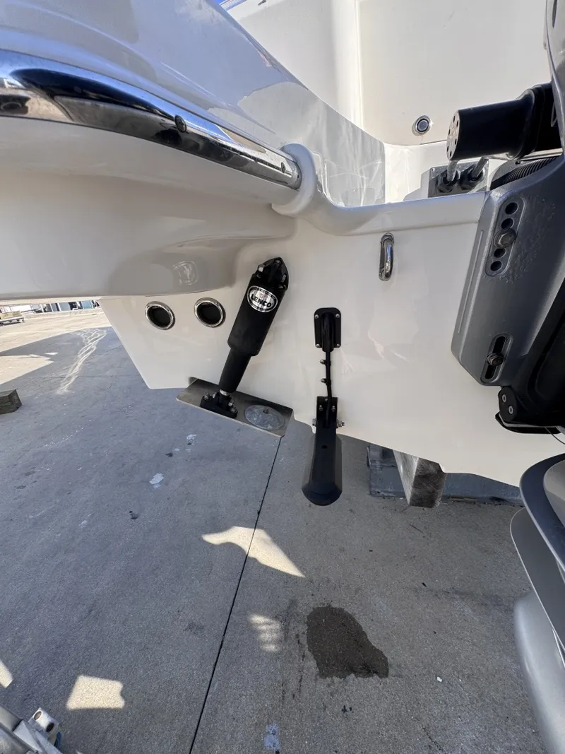 Slide: The Image of Boston Whaler 280 Vantage DC 2022 - 7580609
