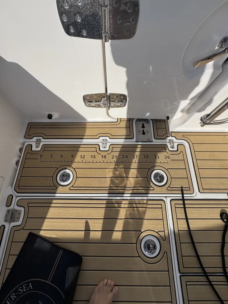 Slide: The Image of Boston Whaler 280 Vantage DC 2022 - 7580625