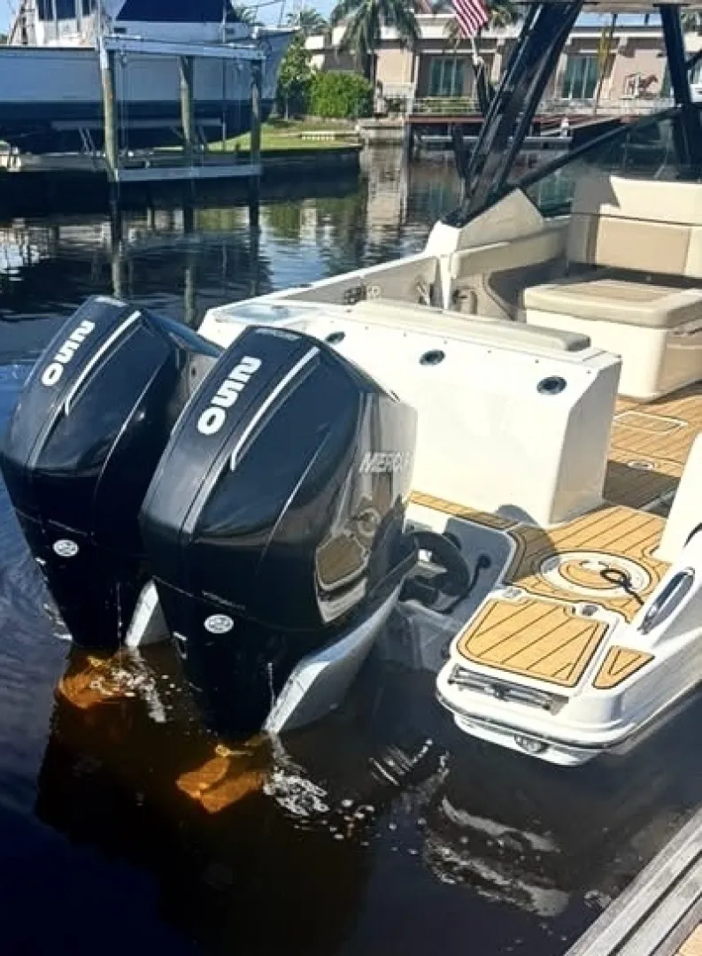 Slide: The Image of Boston Whaler 280 Vantage DC 2022 - 7580904