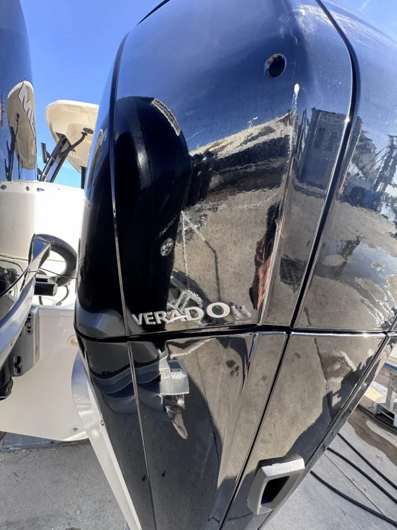 Slide: The Image of Boston Whaler 280 Vantage DC 2022 - 7580633