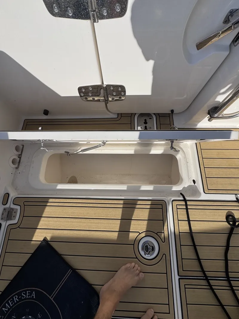 Slide: The Image of Boston Whaler 280 Vantage DC 2022 - 7580598