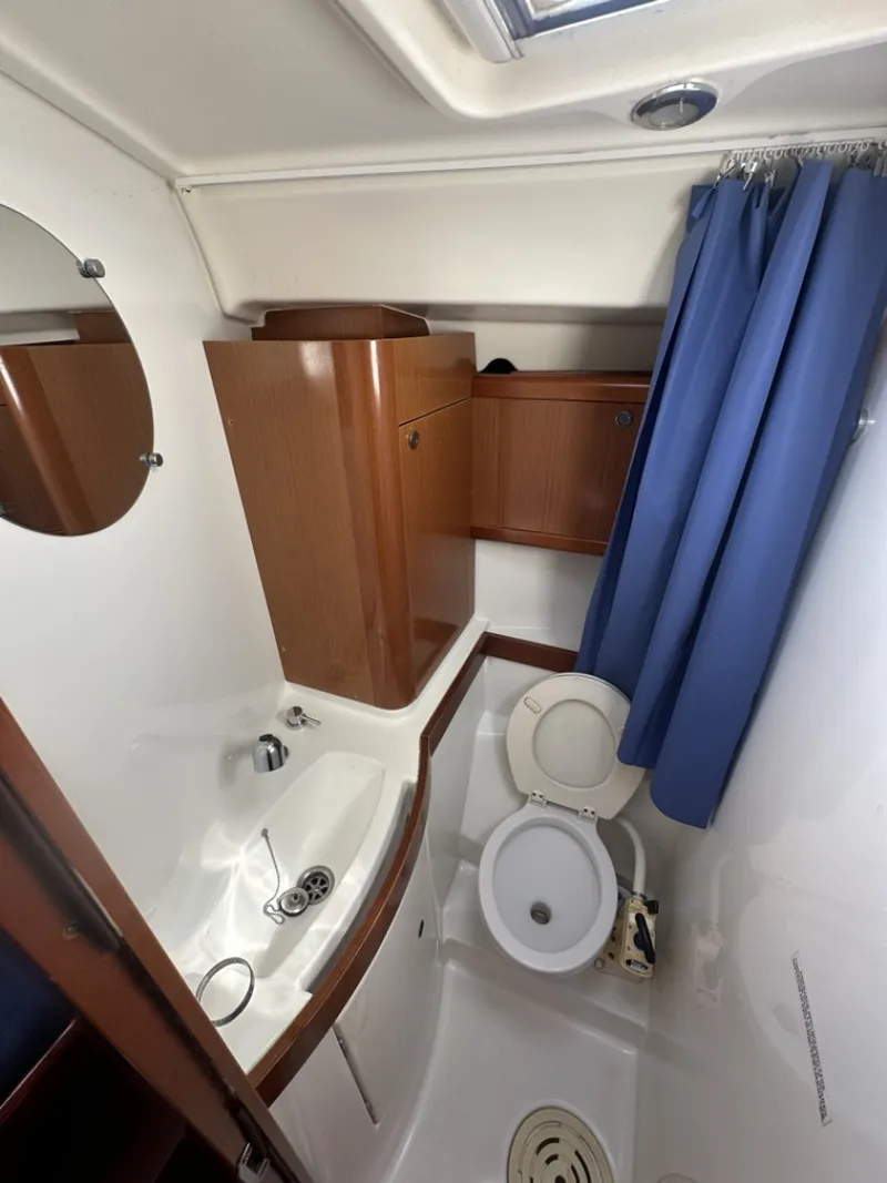 Slide: The Image of Beneteau 40 2011 - 7582321