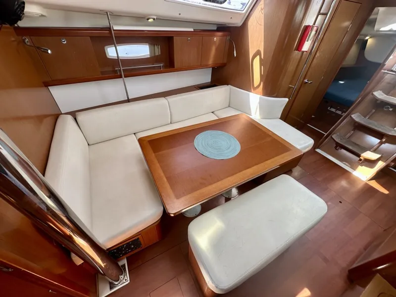 Slide: The Image of Beneteau 40 2011 - 7582313