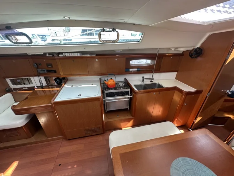Slide: The Image of Beneteau 40 2011 - 7582316
