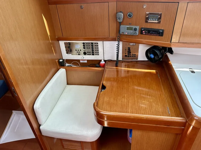 Slide: The Image of Beneteau 40 2011 - 7582327