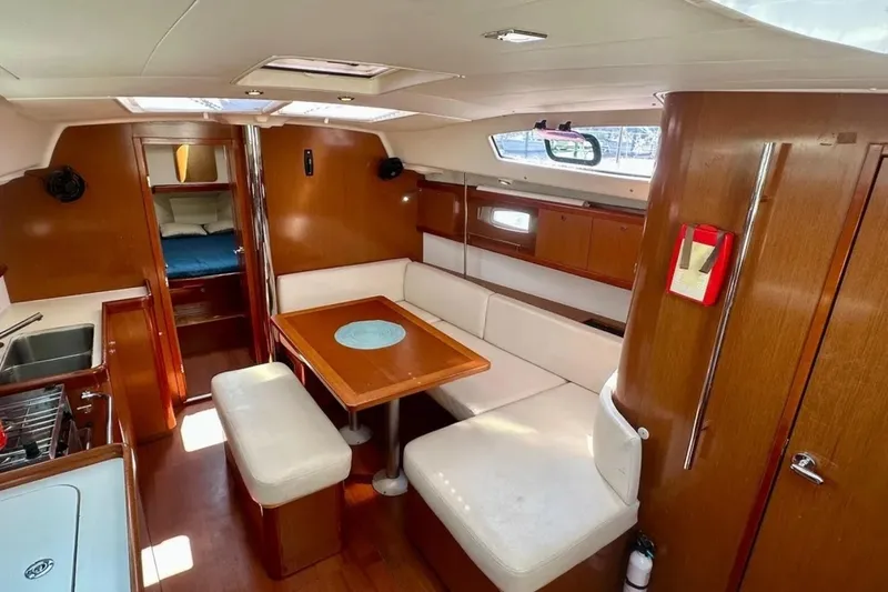 Slide: The Image of Beneteau 40 2011 - 7582309