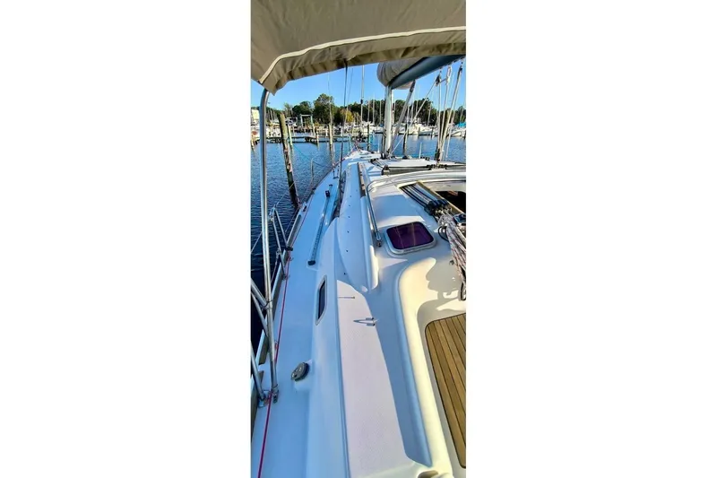 Slide: The Image of Beneteau 40 2011 - 7582268