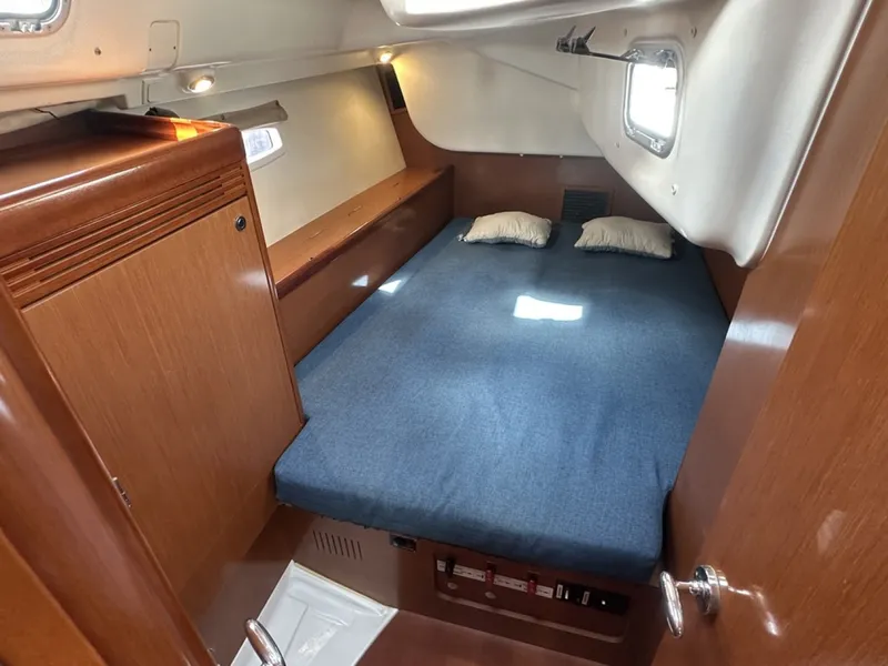 Slide: The Image of Beneteau 40 2011 - 7582320