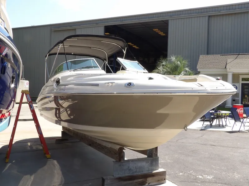 Slide: The Image of Sea Ray 240 Sundeck 2005 - 7581725