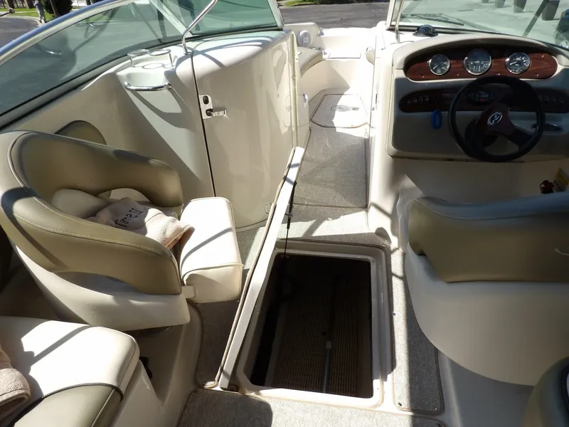 Slide: The Image of Sea Ray 240 Sundeck 2005 - 7581745