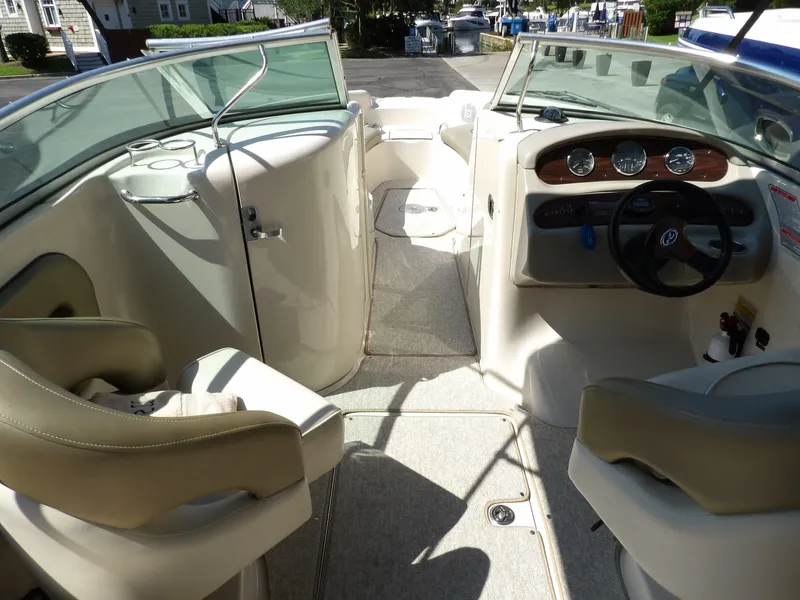 Slide: The Image of Sea Ray 240 Sundeck 2005 - 7581734
