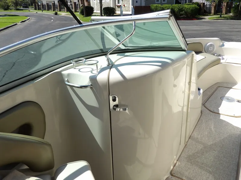 Slide: The Image of Sea Ray 240 Sundeck 2005 - 7581751