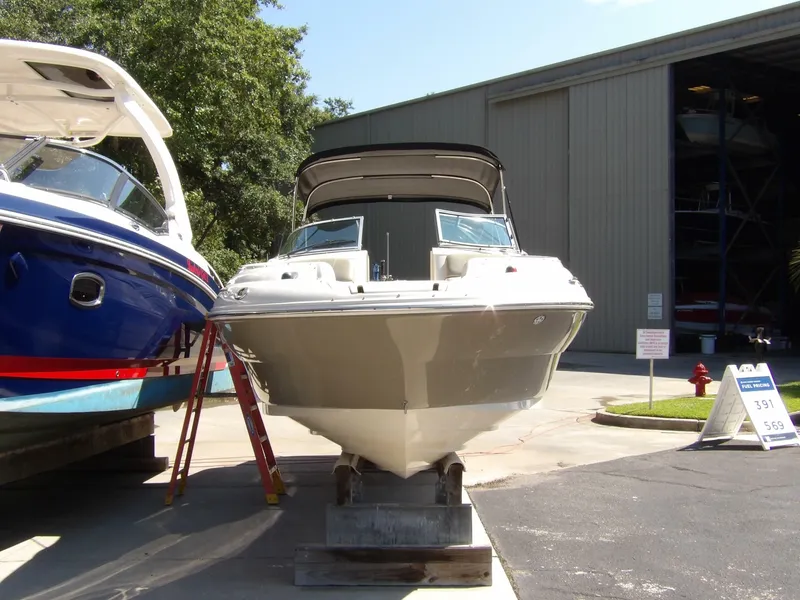 Slide: The Image of Sea Ray 240 Sundeck 2005 - 7581729