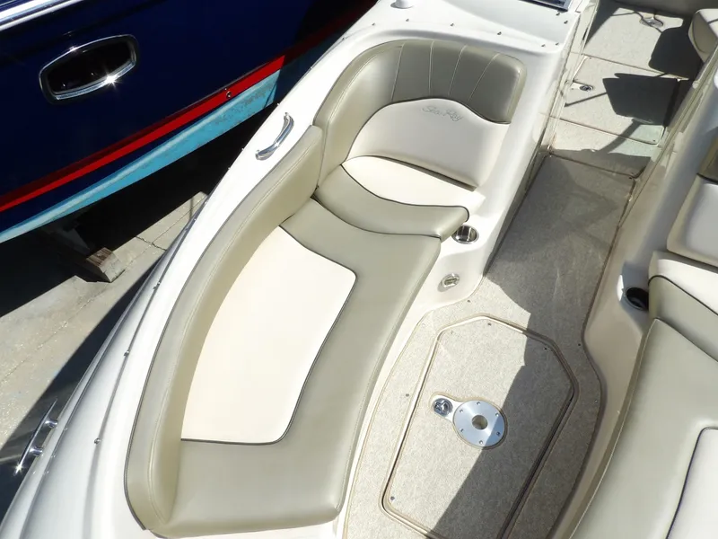 Slide: The Image of Sea Ray 240 Sundeck 2005 - 7581743
