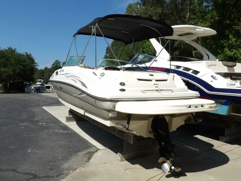 Slide: The Image of Sea Ray 240 Sundeck 2005 - 7581731