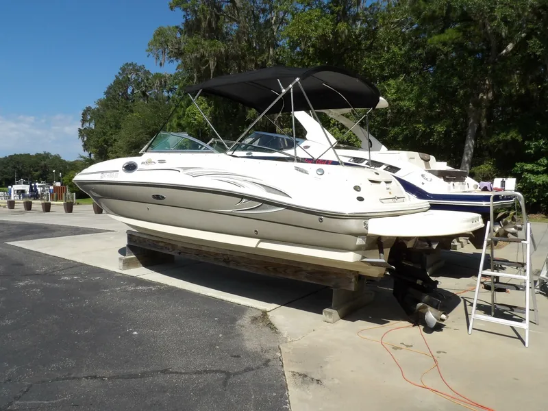 Slide: The Image of Sea Ray 240 Sundeck 2005 - 7581727