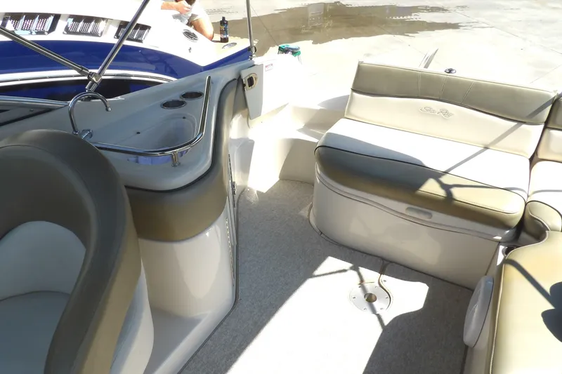 Slide: The Image of Sea Ray 240 Sundeck 2005 - 7581748