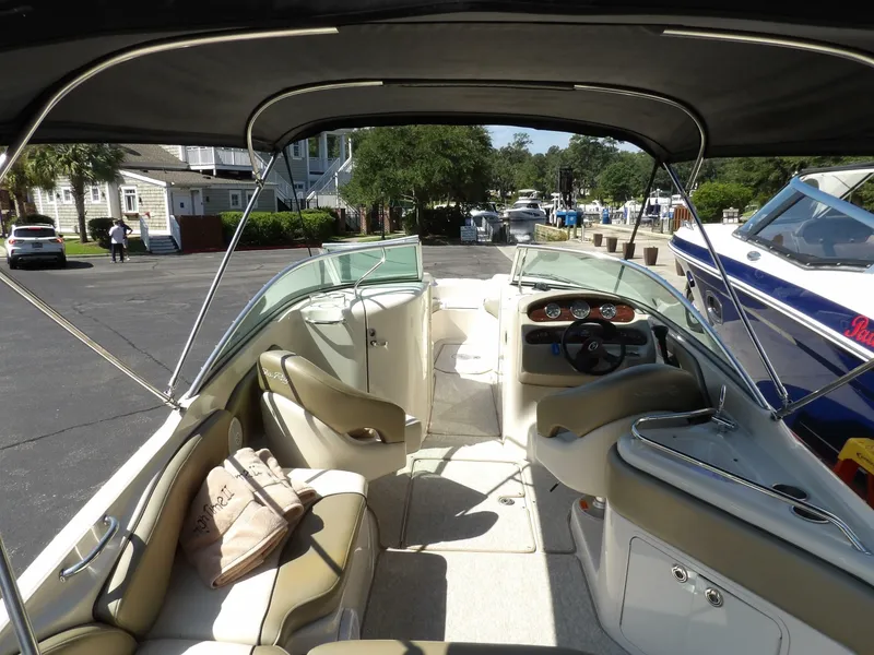 Slide: The Image of Sea Ray 240 Sundeck 2005 - 7581733
